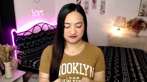 Queen Cyrine online show from 12/21/25, 05:58