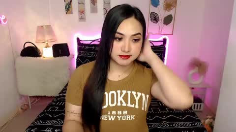 Queen Cyrine online show from 04/11/26, 01:10