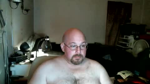 Snapshot of slavejim518 chatting on 02/16/26, 02:40 slavejim online show from 02/16/26, 02:40