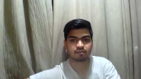 Snapshot of slavesj18 chatting on 11/26/25, 04:52 Add me on hangout sjcool1998 online show from 11/26/25, 04:52