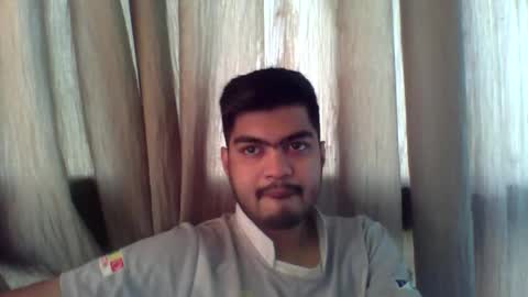 Snapshot of slavesj18 chatting on 12/16/25, 04:28 Add me on hangout sjcool1998 online show from 12/16/25, 04:28