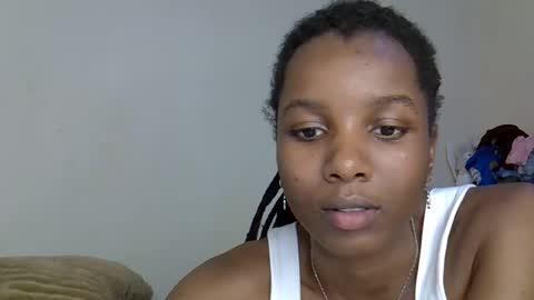 Snapshot of sleciah chatting on 11/18/25, 09:19 sleciah online show from 11/18/25, 09:19