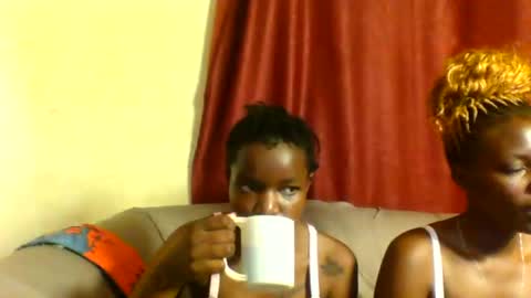 Snapshot of sleek_ass chatting on 03/09/25, 12:31 sleek_ass online show from 03/09/25, 12:31