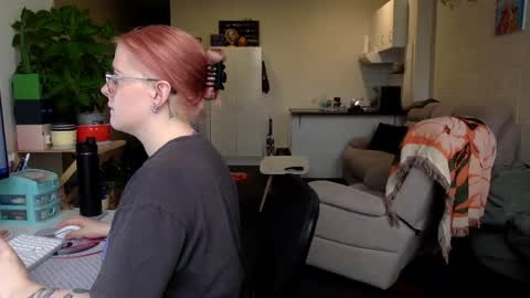 Snapshot of sleepingkiwigirl chatting on 06/03/26, 01:52 Kiwi Girl online show from 06/03/26, 01:52