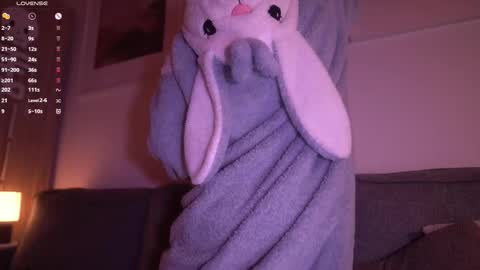 Snapshot of sleepingsonya chatting on 10/07/25, 09:01 Sonya online show from 10/07/25, 09:01