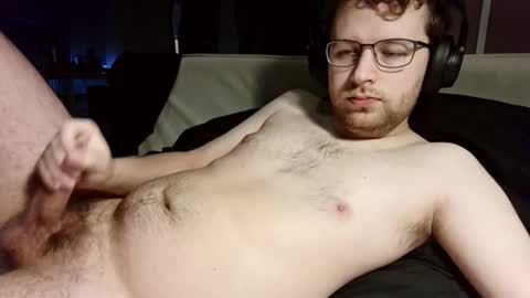 Snapshot of slender_slit chatting on 12/21/25, 08:21 slender_slit online show from 12/21/25, 08:21