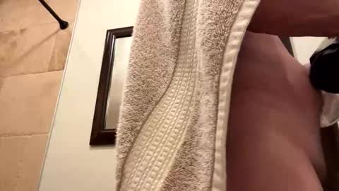 Snapshot of slickdog1969 chatting on 10/31/25, 12:28 Slickdog online show from 10/31/25, 12:28