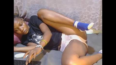 Snapshot of slim_girl01 chatting on 10/27/25, 07:18 slim_girl01 online show from 10/27/25, 07:18