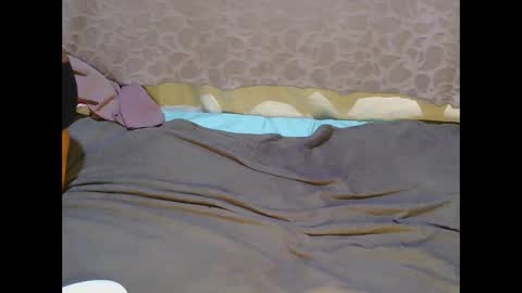 slim_girl01 online show from 01/15/26, 07:24