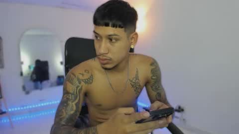 slim_master12 online show from 12/17/25, 09:32