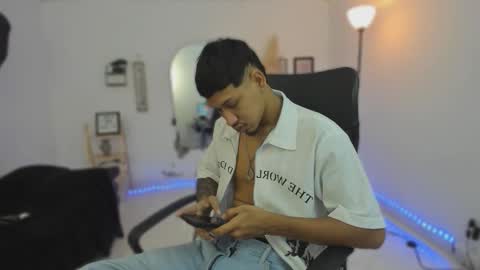 slim_master12 online show from 01/18/26, 02:59