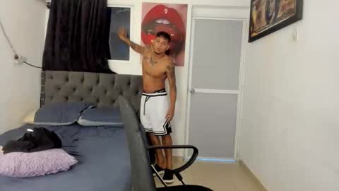 slim_master12 online show from 03/29/26, 02:22