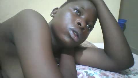 slim_petite_ebony online show from 01/23/25, 01:41