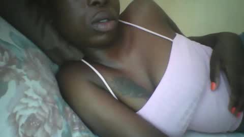 slim_petite_ebony online show from 02/20/25, 07:45