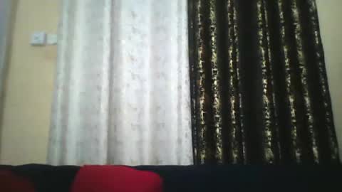 slim_petite_ebony online show from 03/18/26, 10:29