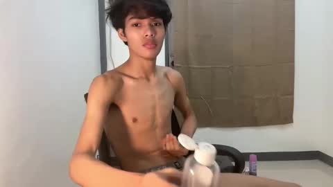 Snapshot of slim_sensation chatting on 10/13/25, 02:39 slim_sensation online show from 10/13/25, 02:39