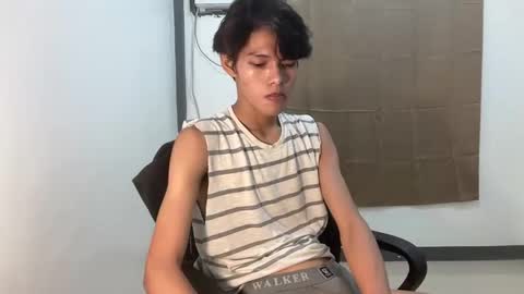 Snapshot of slim_sensation chatting on 10/14/25, 03:24 slim_sensation online show from 10/14/25, 03:24