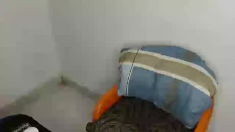 Snapshot of slim_wetpussyy chatting on 07/19/26, 07:28 Bella online show from 07/19/26, 07:28