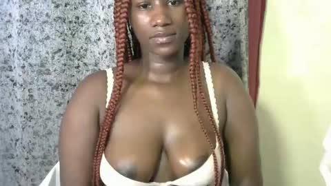 Snapshot of slimandthick1 chatting on 10/20/25, 12:00 slimandthick1 online show from 10/20/25, 12:00