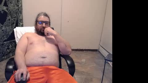 Snapshot of slimdizzy64 chatting on 03/02/25, 12:42 slave drew or slut online show from 03/02/25, 12:42