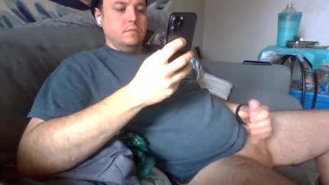 Snapshot of slimjim2090 chatting on 02/10/25, 05:19 slimjim2090 online show from 02/10/25, 05:19