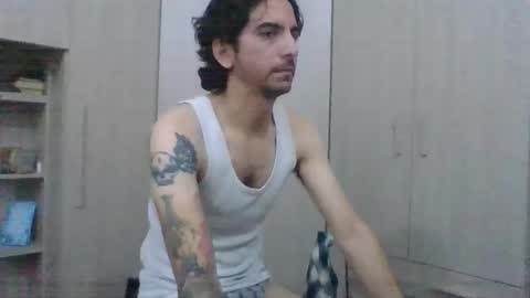 Snapshot of slimteaser089 chatting on 11/09/25, 01:42 SlimTeaser089 online show from 11/09/25, 01:42