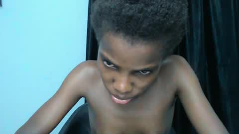 Snapshot of slimzyxdoll chatting on 03/07/25, 10:43 slimzyxdoll online show from 03/07/25, 10:43