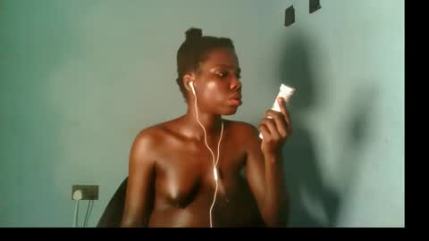 Snapshot of slimzyxdoll chatting on 09/17/25, 12:01 slimzyxdoll online show from 09/17/25, 12:01