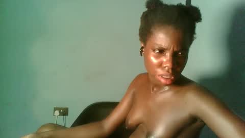 Snapshot of slimzyxdoll chatting on 09/19/25, 01:29 slimzyxdoll online show from 09/19/25, 01:29