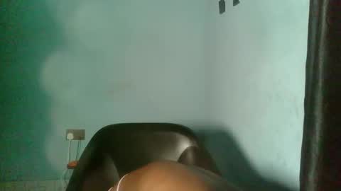 Snapshot of slimzyxdoll chatting on 10/03/25, 04:15 slimzyxdoll online show from 10/03/25, 04:15