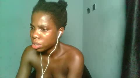 Snapshot of slimzyxdoll chatting on 10/05/25, 04:33 slimzyxdoll online show from 10/05/25, 04:33