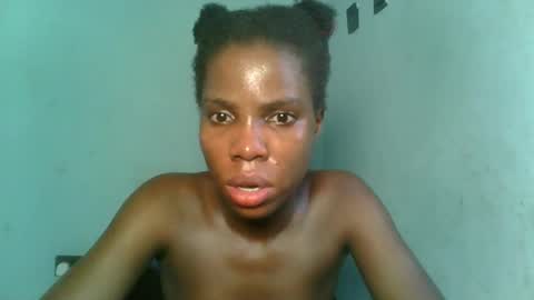 Snapshot of slimzyxdoll chatting on 10/09/25, 11:19 slimzyxdoll online show from 10/09/25, 11:19