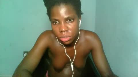 Snapshot of slimzyxdoll chatting on 10/13/25, 01:27 slimzyxdoll online show from 10/13/25, 01:27