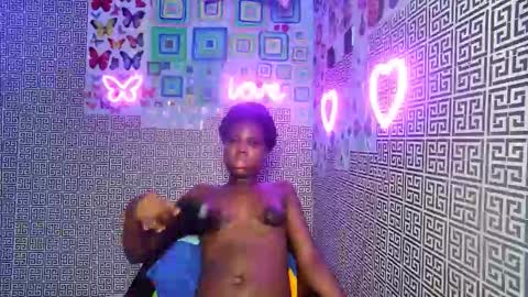 Snapshot of slimzyxdoll chatting on 12/05/25, 12:30 slimzyxdoll online show from 12/05/25, 12:30