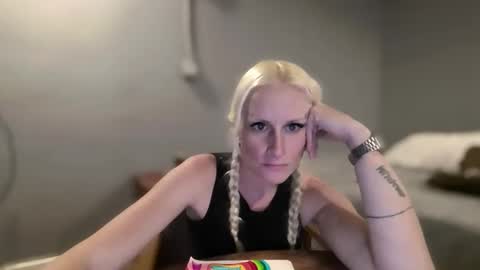 slip_inslide online show from 12/03/25, 11:36