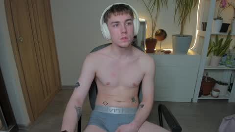 Mila online show from 01/19/25, 04:25