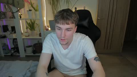 Mila online show from 02/04/25, 07:00