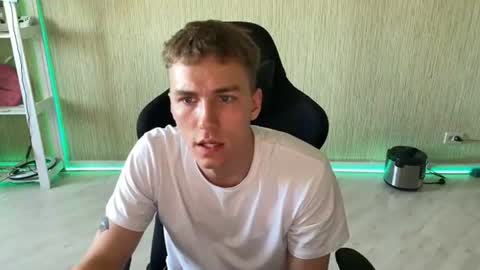 Mila online show from 06/18/26, 04:00