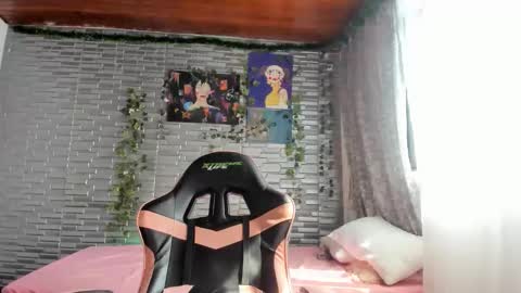 slone03 online show from 10/21/25, 07:03