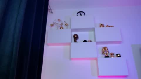 Ariana online show from 01/16/26, 07:23