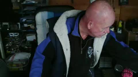 slutboybot online show from 11/04/25, 10:03