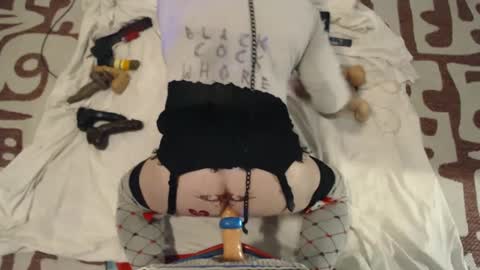 Snapshot of slutgurl_pdx chatting on 02/07/25, 03:23 slutgurl_pdx online show from 02/07/25, 03:23