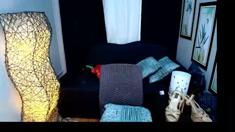 Snapshot of sluthotcummer69x chatting on 12/12/24, 07:04 EMPRESS GODDESS KRISTINE online show from 12/12/24, 07:04