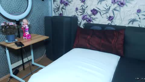 slutihmami online show from 04/10/26, 06:01