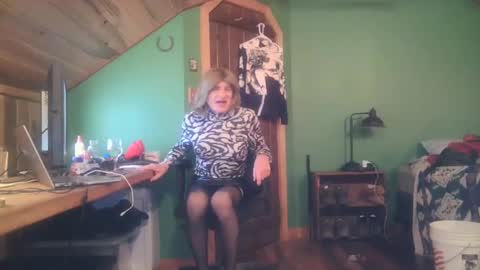 Snapshot of slutjennifertransxx chatting on 09/12/25, 02:55 slutjennifertransxx online show from 09/12/25, 02:55