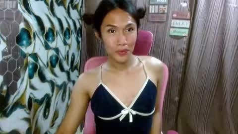 Snapshot of slutqueen_raz chatting on 05/10/26, 05:40 Raz online show from 05/10/26, 05:40