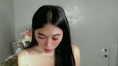 Snapshot of slutty_shanin chatting on 12/15/24, 09:45 SHANIN online show from 12/15/24, 09:45