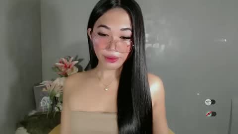 Snapshot of slutty_shanin chatting on 01/14/25, 12:54 SHANIN online show from 01/14/25, 12:54