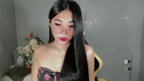 Snapshot of slutty_shanin chatting on 01/15/25, 01:23 SHANIN online show from 01/15/25, 01:23