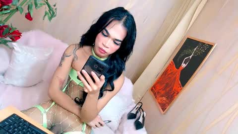 Snapshot of sluttylouise_moores chatting on 02/20/25, 08:14 luiseeeeee online show from 02/20/25, 08:14